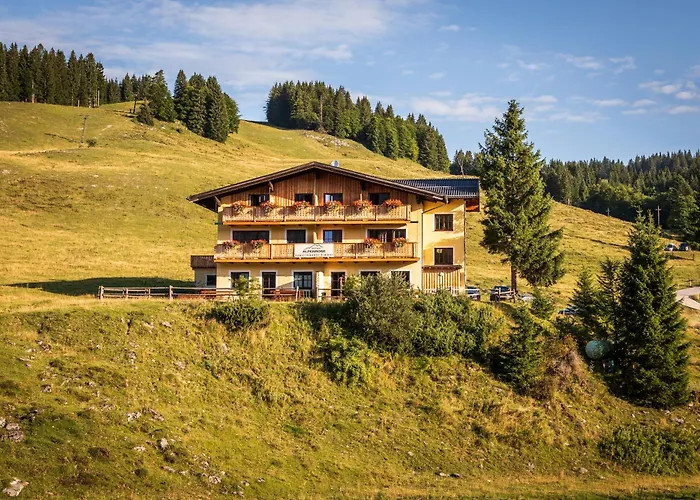 Almhaus Alpenrose