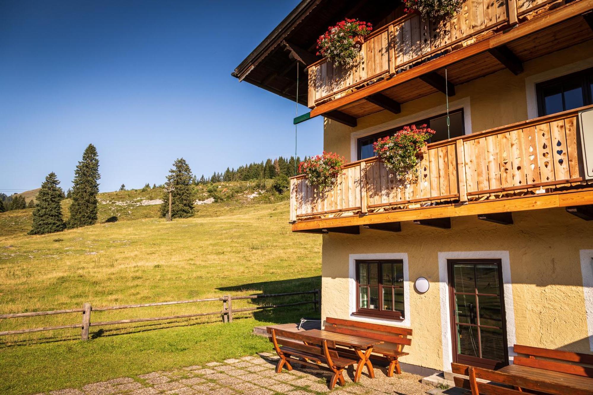 Almhaus Alpenrose Lodge